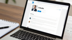 Read more about the article Summary LinkedIn yang Menjual: Rumus “Siapa Saya + Apa Solusi Saya”